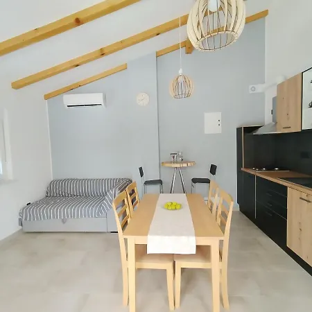 Marti's House In The Olive Grove Apartment *
